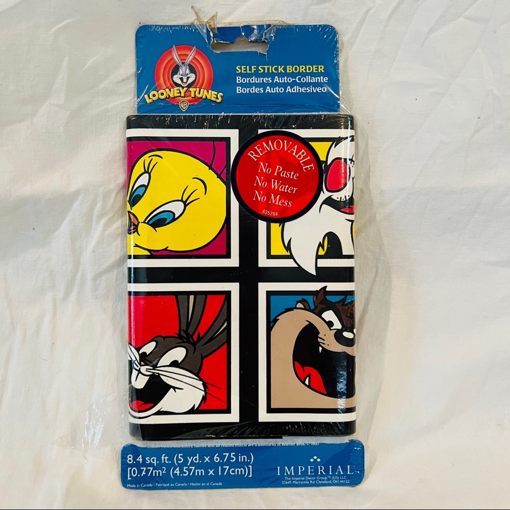 Sunworthy Self Stick Border.  Looney Tunes